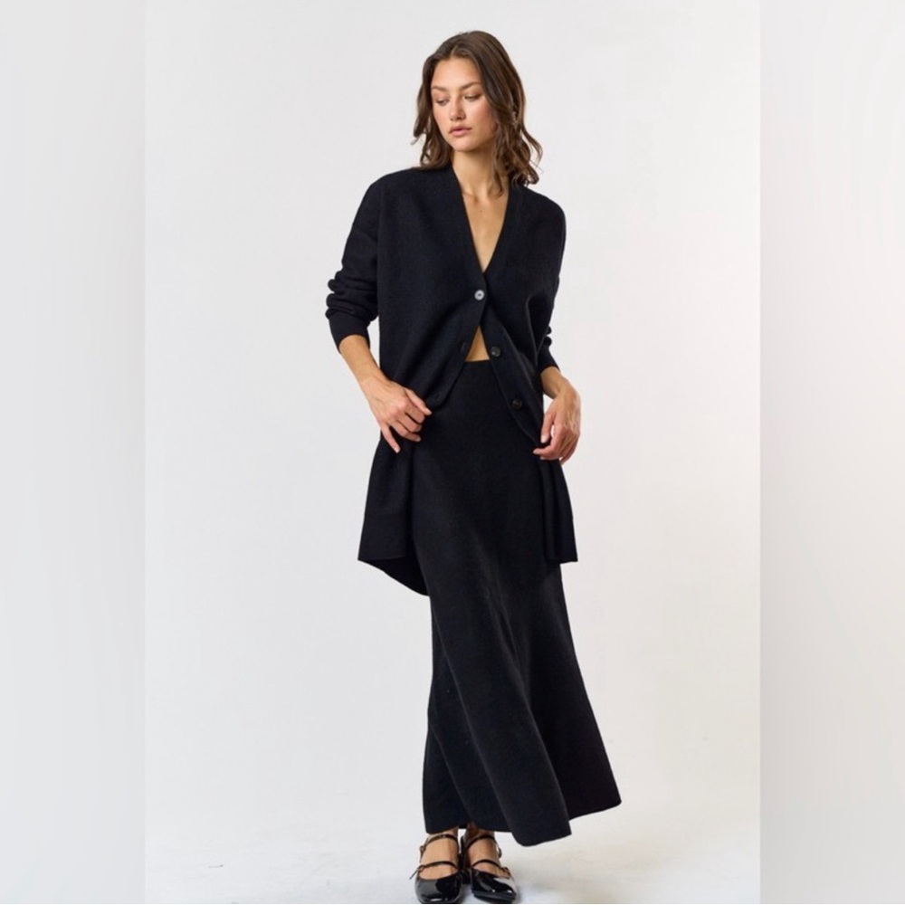 Medium New Oversized Button Up Cardigan & Wool Blend Sweater Skirt in Black